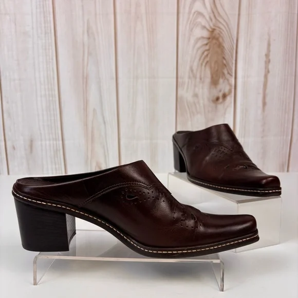 Gianni Bini Leather Mules Western Snip Toe Chunky Heel Slip On Boot Brown Sz 6.5 - Picture 2 of 16